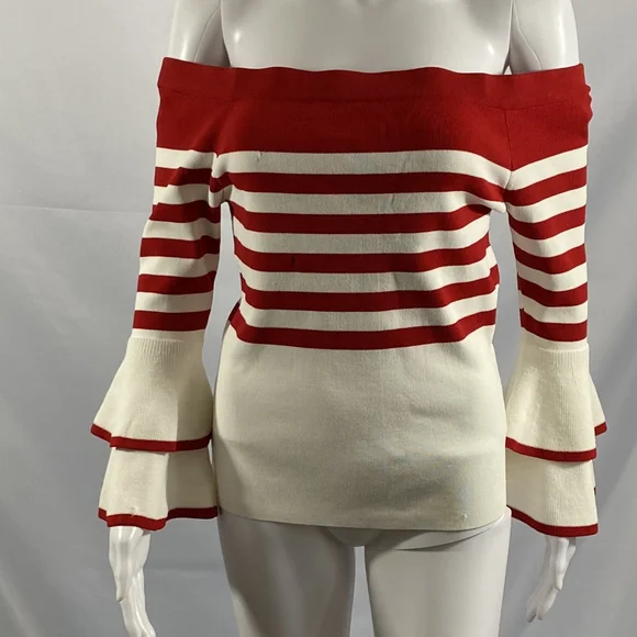 Women Love Token Off Shoulder Sweater - Picture 2 of 6